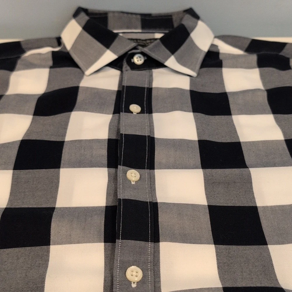 Banana Republic Men's Large Non-Iron Tailored Slim Fit Button Down Plaid Shirt